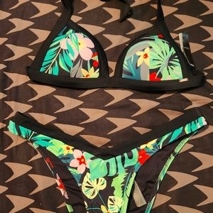 ✨️4 for $20✨️NWOT - PINK Victoria Secret Bikini